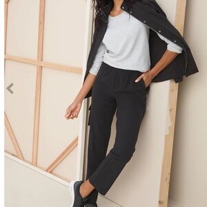 Chicos linen blend the ultimate fit cargo pants nwt